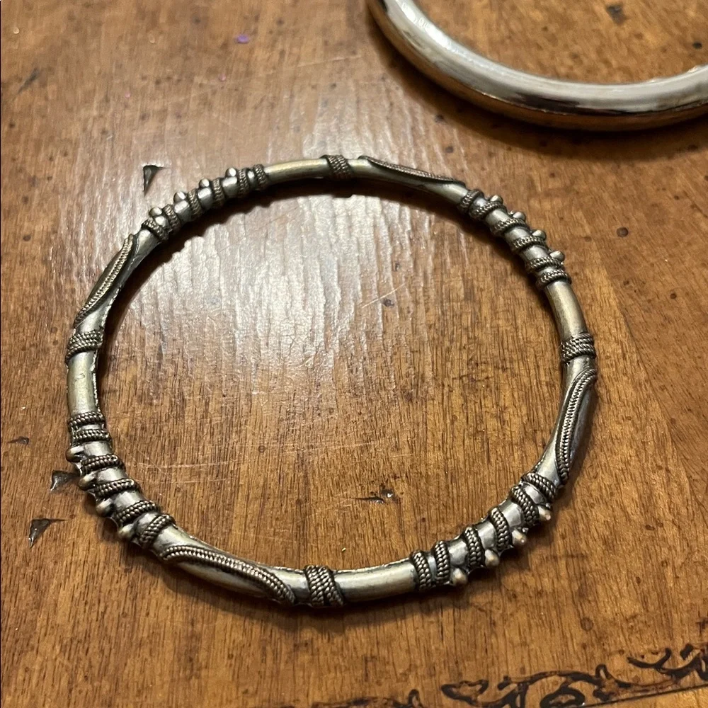 Set of 5 Bracelets silver toned
